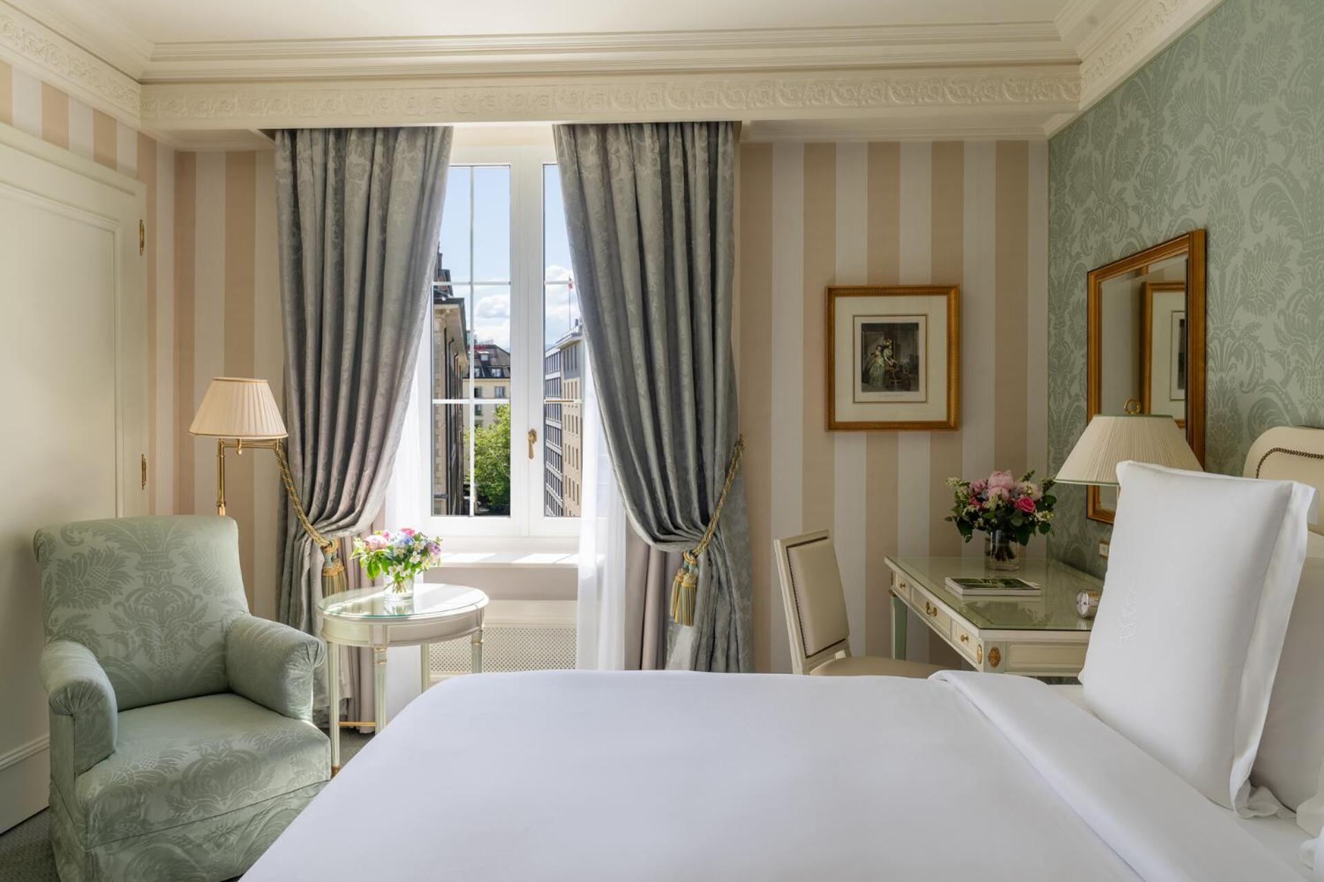 Superior Room with King Bed,1641744431:JPEG