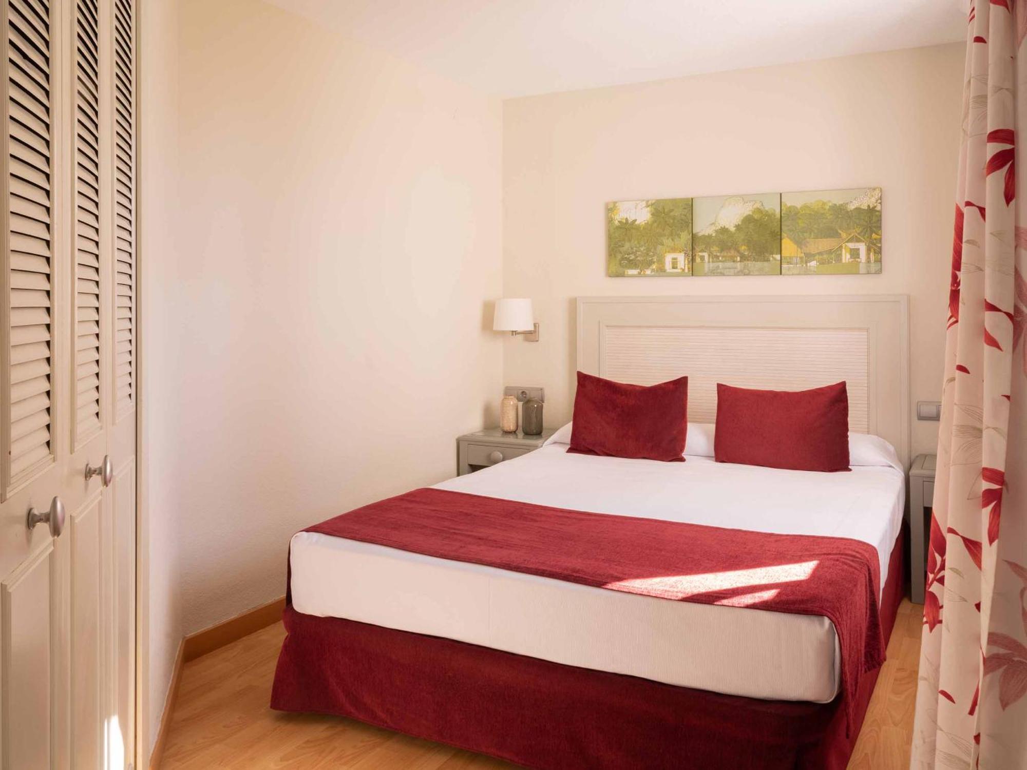 Two-Bedroom Apartment frontal sea views