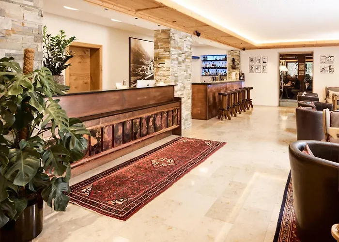 "Quality Hosts Arlberg Hotel Garni Moessmer"