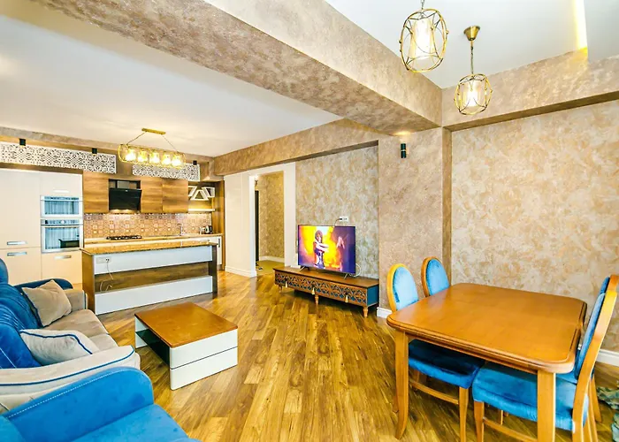 Crystal Luxury Apartment On Baku
