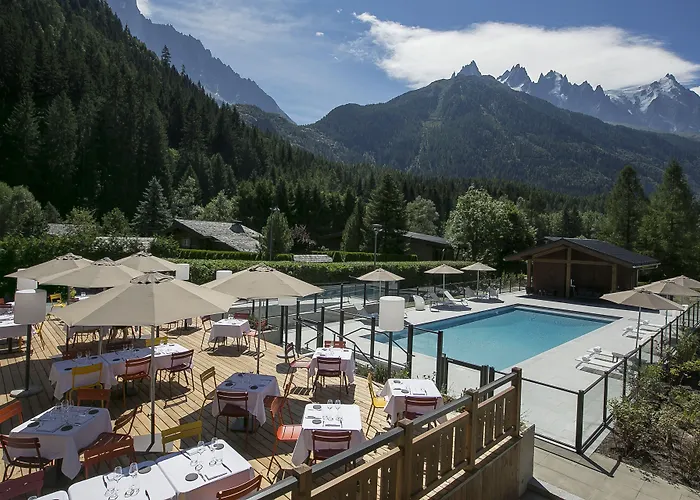 Lizzie Hotel