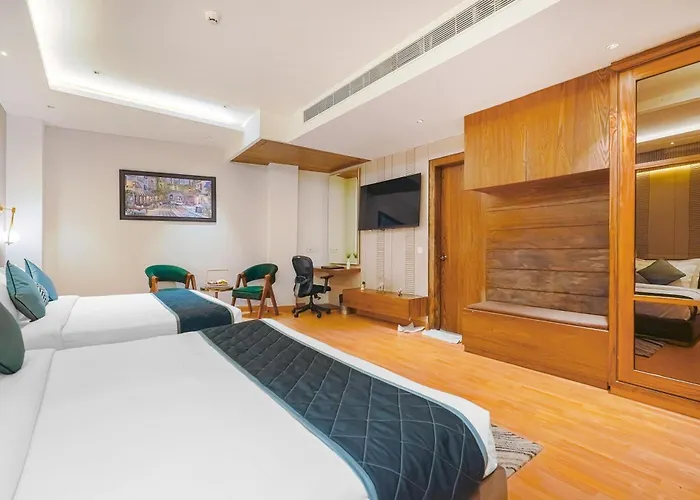 Hotel Gross International Near Delhi Airport,A Block Road No 4 Street No 10 Mahipalpur New Delhi