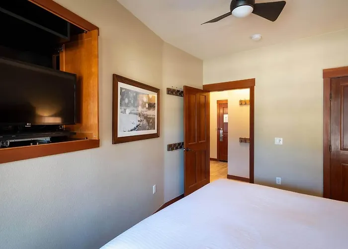 Top Floor Village Ski-In/Ski-Out Condo